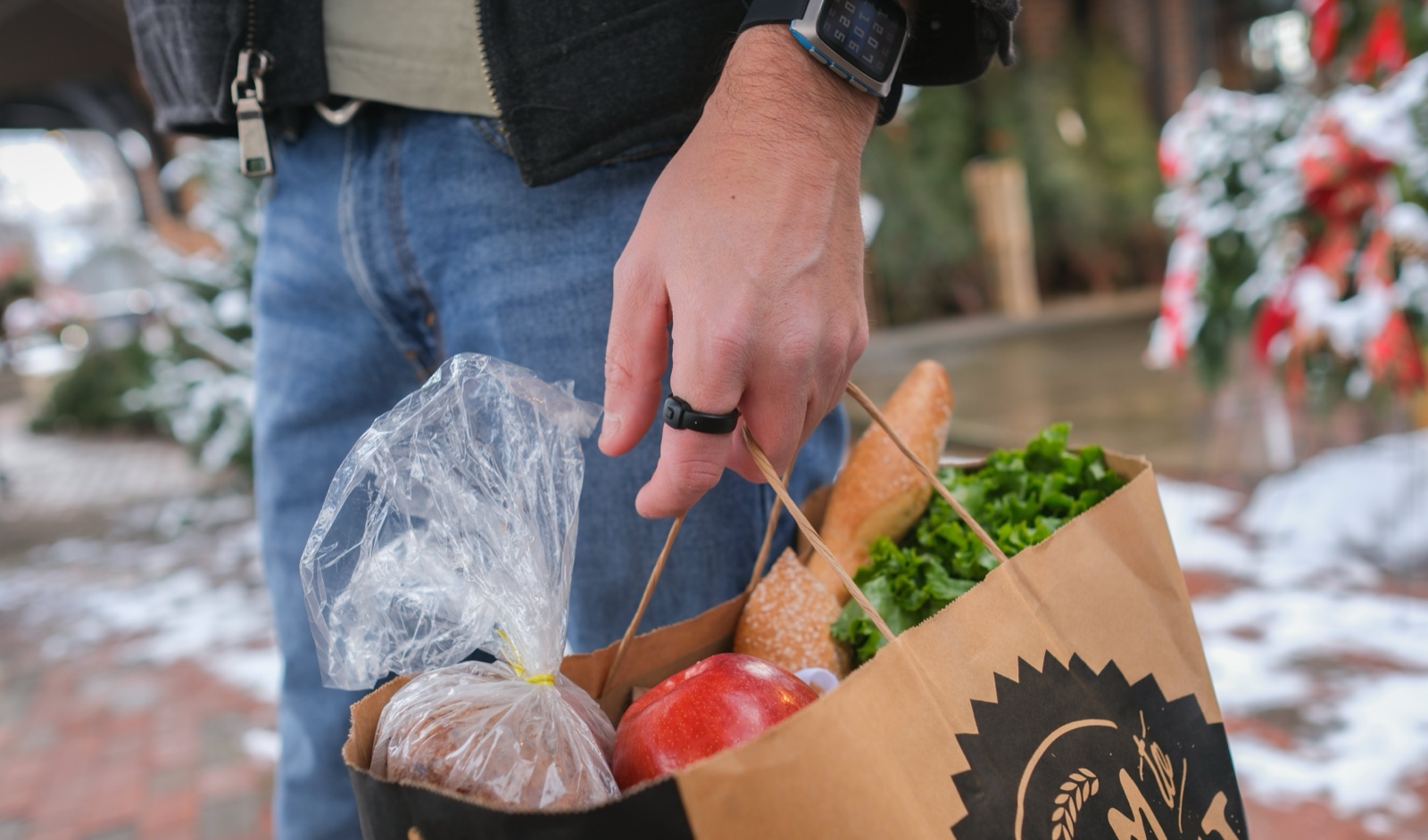 Pebble Index 01 lifestyle - 2